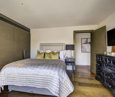 2 bedroom flat with 1 reception and 2 bathrooms in Mayfair, W1K - Photo 4