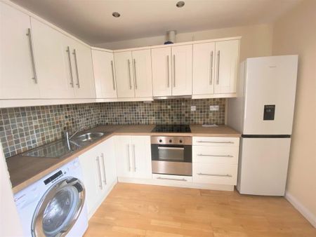 2 bedroom flat to rent - Photo 5