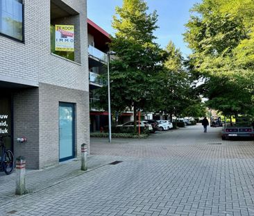 Instapklaar 1 slaapkamer-appartement met zeer ruim terras - Photo 4