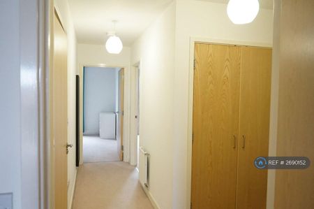 2 bedroom flat to rent - Photo 5