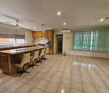 915 Centre Road, Bentleigh East VIC 3165 - House For Rent | Domain - Photo 6