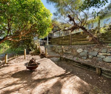 OUTSTANDING LOCATION - MOVE IN READY HOME READY TO CALL HOME! - Photo 5