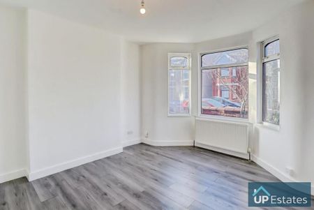 3 bedroom detached house to rent - Photo 2