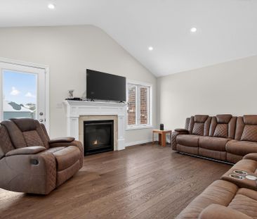 For Lease - 64 Ambrosia Path, St. Thomas, Ontario - Photo 1