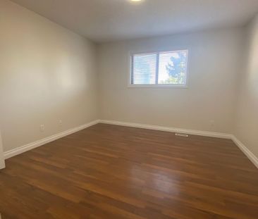Beautiful 3-Bedroom Main Floor for Rent in Martindale - Photo 5