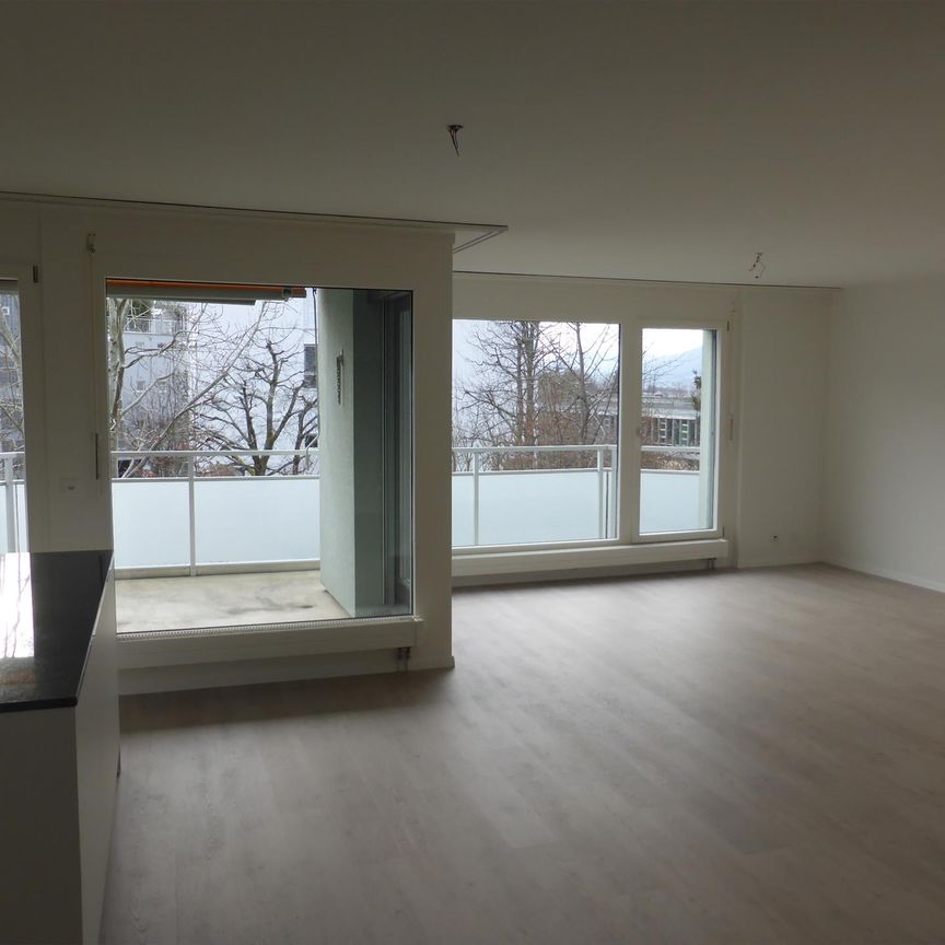 Grosszügige 4.5 Zimmerwohnung im 2.OG - Photo 1