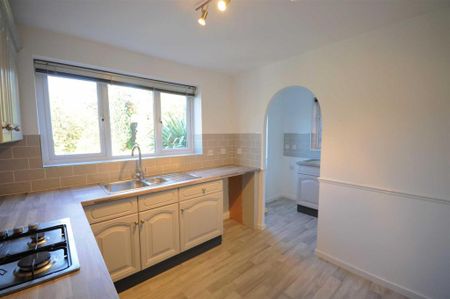 3 bedroom detached house to rent - Photo 5