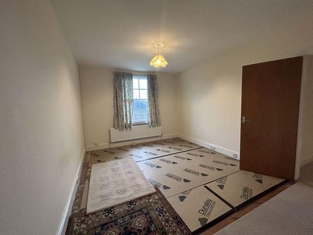 4 bedroom detached house to rent - Photo 4