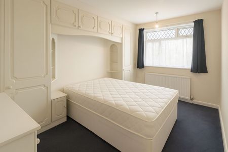 21 Mayville Avenue, Bristol, BS34 - Photo 2