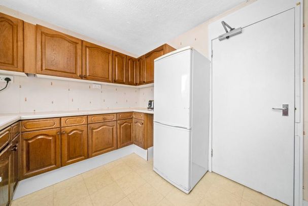 3 bedroom flat to rent - Photo 1