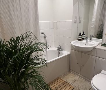 2 Bed Flat, Bailey House, SE18 - Photo 4