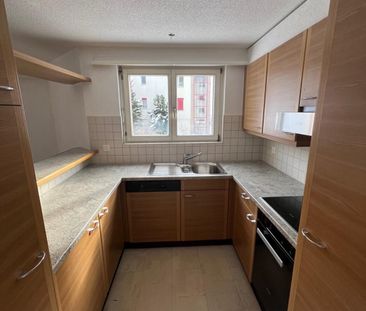 Charming 5.5-room apartment on the 1st floor - Photo 1