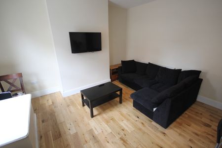 Quarry Street, Woodhouse, Leeds, LS6 2JU - Photo 2