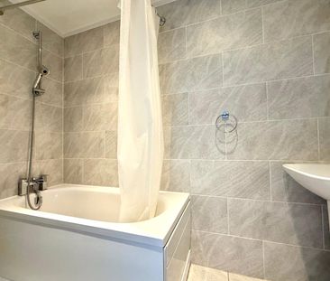 2 bedroom Maisonette in Alpine Street, Berkshire - Photo 5