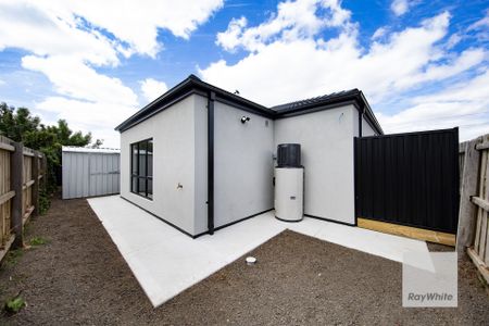 Brand New |Fully Furnished Studio - All Bills Included - Photo 5