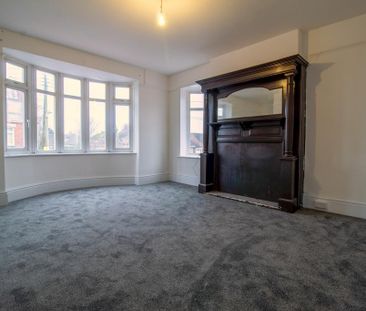 3 bedroom flat to rent - Photo 2