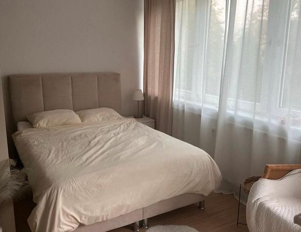 Wg Zimmer Wohnung für Mitbewohner/in Neu renoviert und möbliert - Foto 1