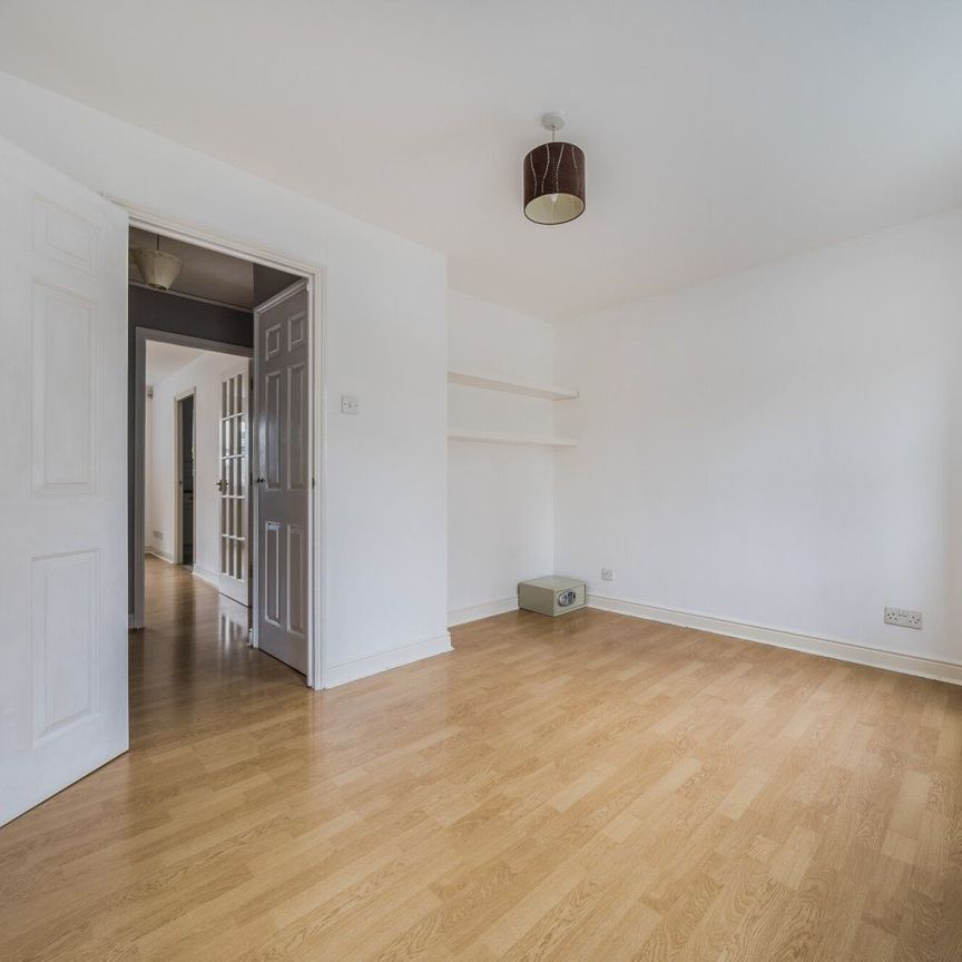 Basevi Way, London, SE8 - Photo 1