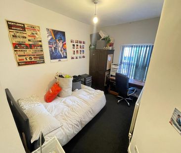 5 bedroom terraced house to rent - Photo 3
