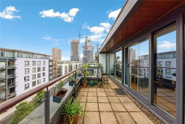 Boardwalk Place, London, E14 5SQ - Photo 1