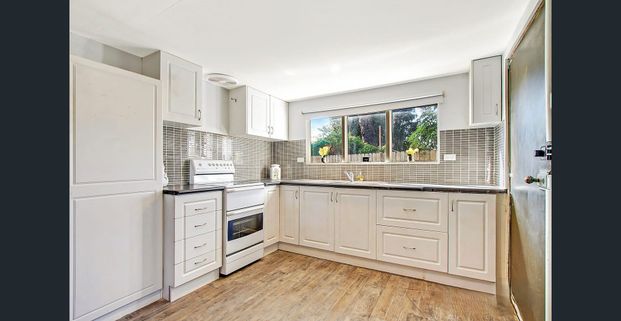 Spacious, Modern & Perfectly Located Family Home! - Photo 1