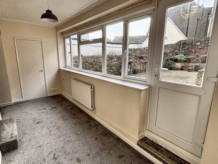 2 bedroom semi-detached house to rent - Photo 4