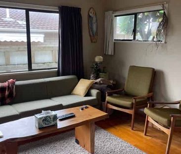 Perfect for families or professionals seeking a comfortable and sty... - Photo 1