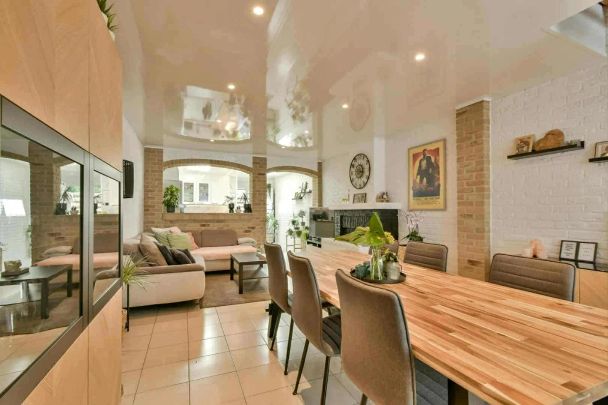 Gerenoveerde rijwoning met 3 slaapkamers en tuin te Roeselare - Photo 1