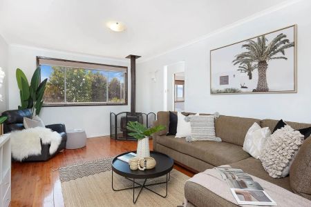 Beautiful Family Home In A Great Location - Photo 3