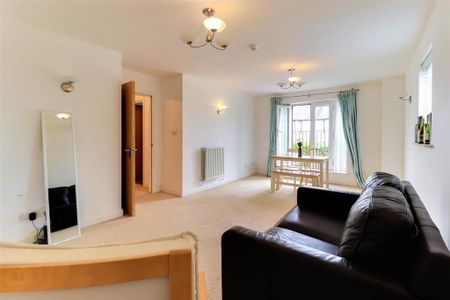 2 bedroom flat to rent - Photo 2