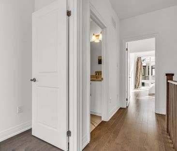 For Lease - 34 Globemaster Lane, Richmond Hill, Ontario - Photo 2