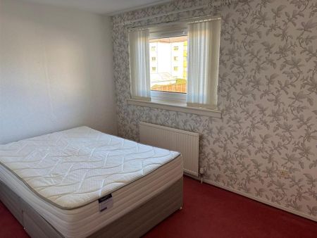 3 bedroom end of terrace house to rent - Photo 3