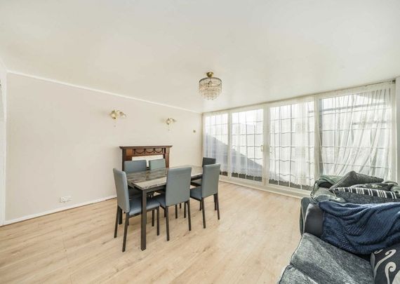 Prague Place, SW2 5ED, London - Photo 1