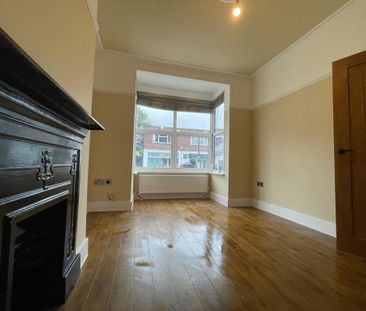 3 bedroom end of terrace house to rent - Photo 2