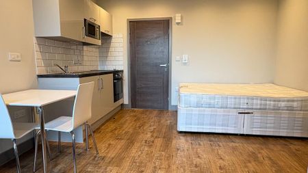 Studio to rent - Photo 3