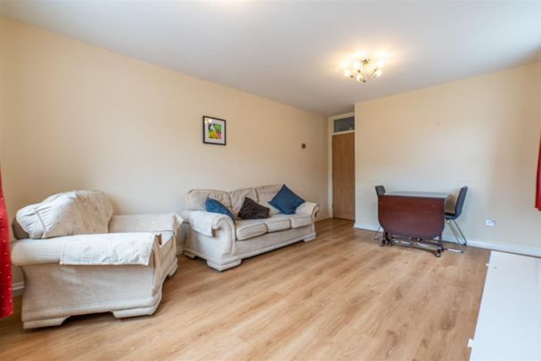 2 bed flat to rent in Regent Road, Gosforth, NE3 - Photo 1