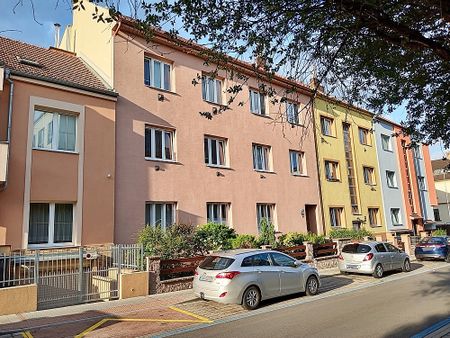 Pronájem bytu 2+kk 38 m² - Fotografie 4