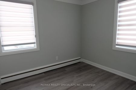 For Lease - 2006 Maplewood Drive Unit# 1, Burlington, Ontario - Photo 2