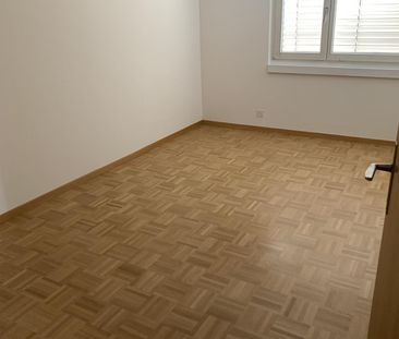 Lichtdurchflutete, heimelige 4 1/2 Zimmer-Wohnung - Photo 1