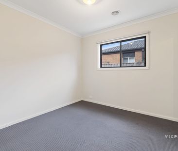 Beautiful Family Home!! - Photo 2