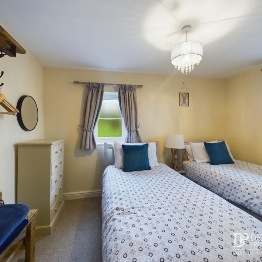2 Bedroom Cottage - Photo 1