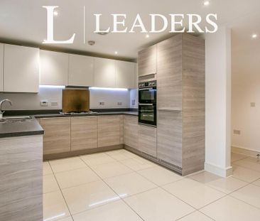 3 bedroom semi-detached house to rent - Photo 5