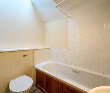 3 bedroom semi-detached house to rent - Photo 6