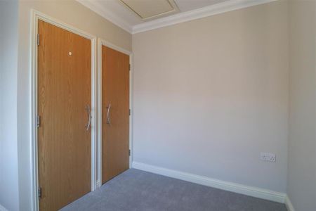 3 bedroom end of terrace house to rent - Photo 4