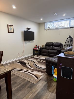 For Lease - 25 Par Avenue, Toronto, Ontario - Photo 1