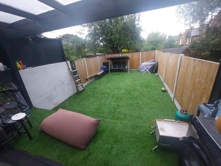 Room in a Shared House, Albyn Road, SE8 - Photo 4