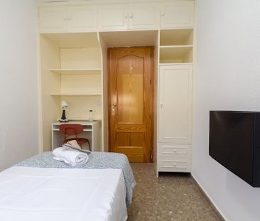 Calle Fernández Alarcón, Málaga, Andalusia 29007 - Photo 4