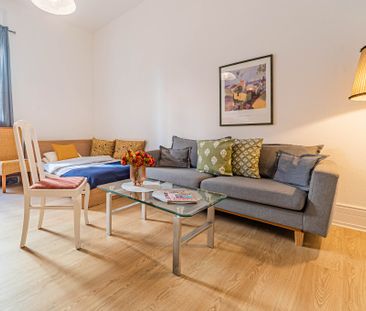 City-Residence: Großzügige 1-Zimmer-Wohnung mit Doppelbett Nähe Kir... - Photo 4