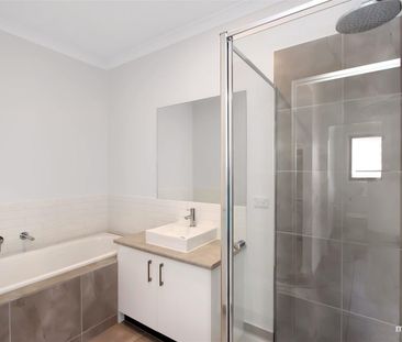 Three Bedroom In Wyndham Harbour - Photo 4