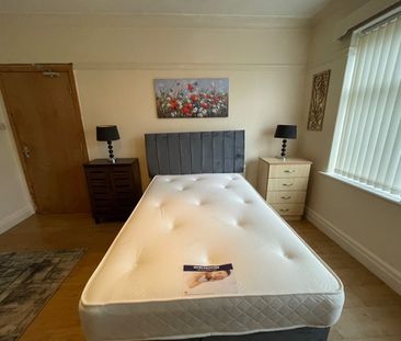 Room in a Shared House, Coleridge Road, M16 - Photo 1